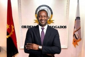 Bastonario-da-Ordem-dos-Advogados-de-Angola-Jose-Luis