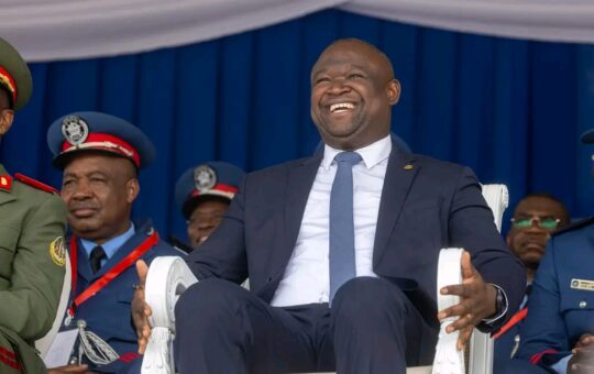 Inclusive namoradas foram mimadas. Está confirmado que as 400 viaturas é do tempo de Manuel Homem e foram fornecidos pelo Tulumba. Como funcionou o esquema?