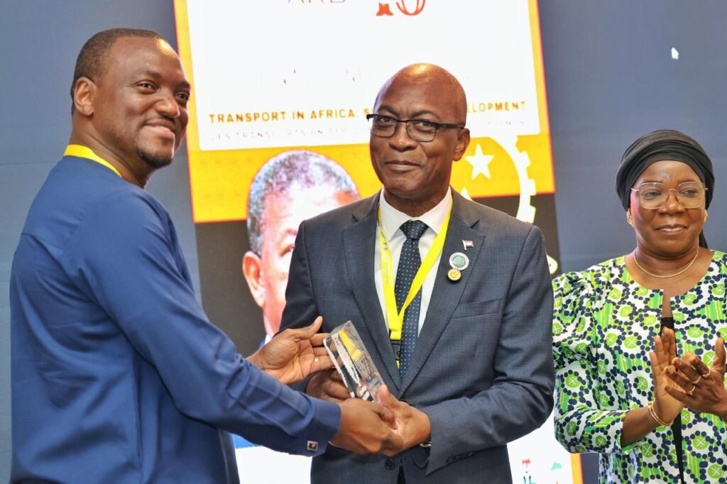 PRESIDENTE JOÃO LOURENÇO DISTINGUIDO COM O PRÉMIO THE AFRICA ROAD BUILDERS- TROFÉU BABACAR NDIAYE