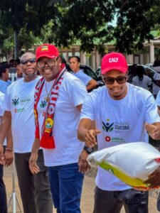 Fundação Cantona Entrega Mais de 3 Mil Kits à População de Gaza