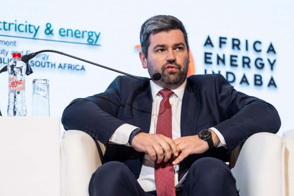 Investidores apontam restrições na rede eléctrica como principal obstáculo ao investimento em projectos de energia