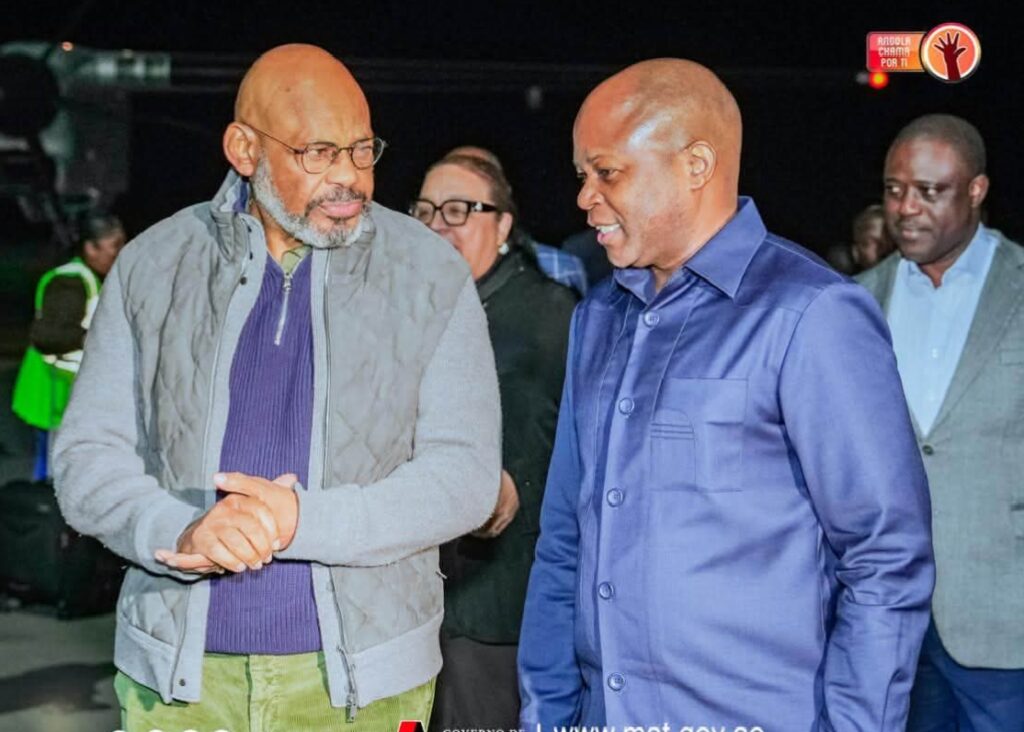 Façam chegar esta mensagem aos administradores municipais que se encontram na província do Namibe e aos respectivos Governadores
