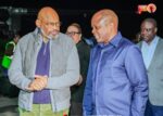 Façam chegar esta mensagem aos administradores municipais que se encontram na província do Namibe e aos respectivos Governadores