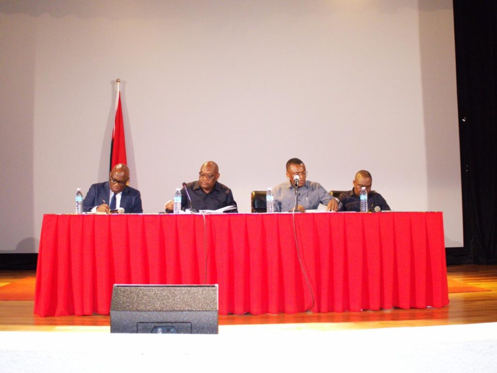 PRESIDENTE DO CSMJ REÚNE COM ÓRGÃOS DA ADMINISTRAÇÃO DA JUSTIÇA NO NAMIBE