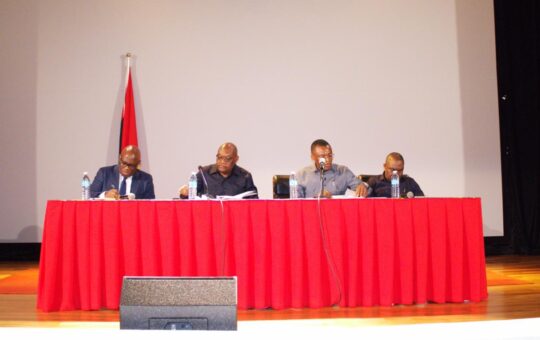PRESIDENTE DO CSMJ REÚNE COM ÓRGÃOS DA ADMINISTRAÇÃO DA JUSTIÇA NO NAMIBE