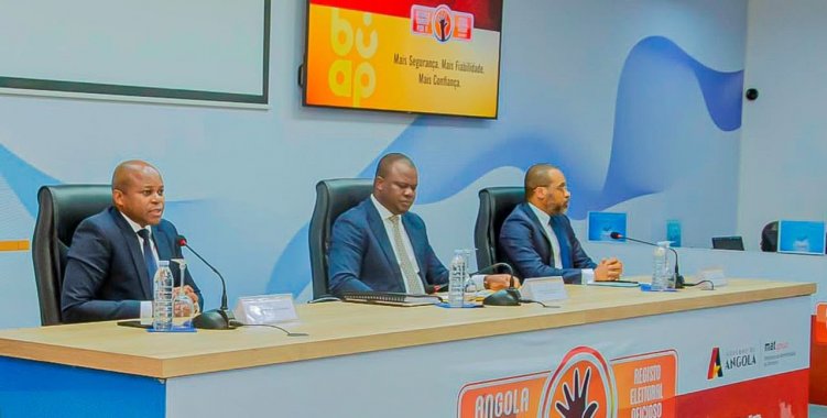 Ministro Daniel Félix Neto acompanha actualização do registo eleitoral na Lunda-Norte e Lunda-Sul